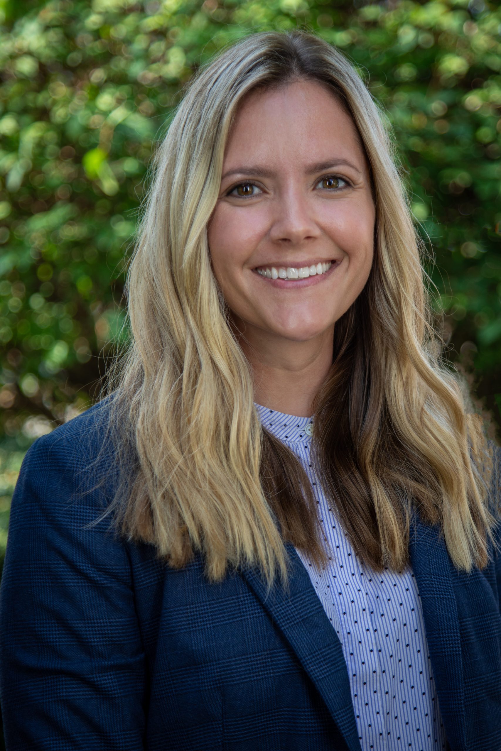 Lindsay Shively headshot